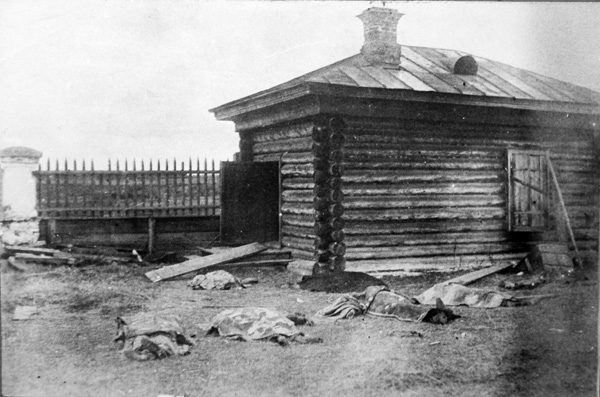 120. Трупы перед катаверной.jpg